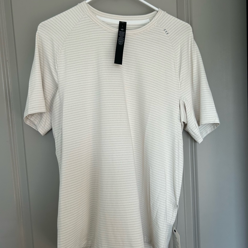 Lululemon Athletica heathered Bone license to train Short Sleeve Tee